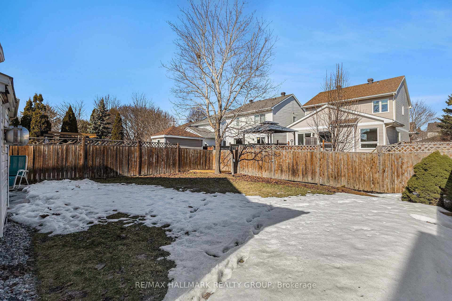 Photo 24 of 963 Como Crescent, Ottawa, Fallingbrook/Pineridge — HOMEH