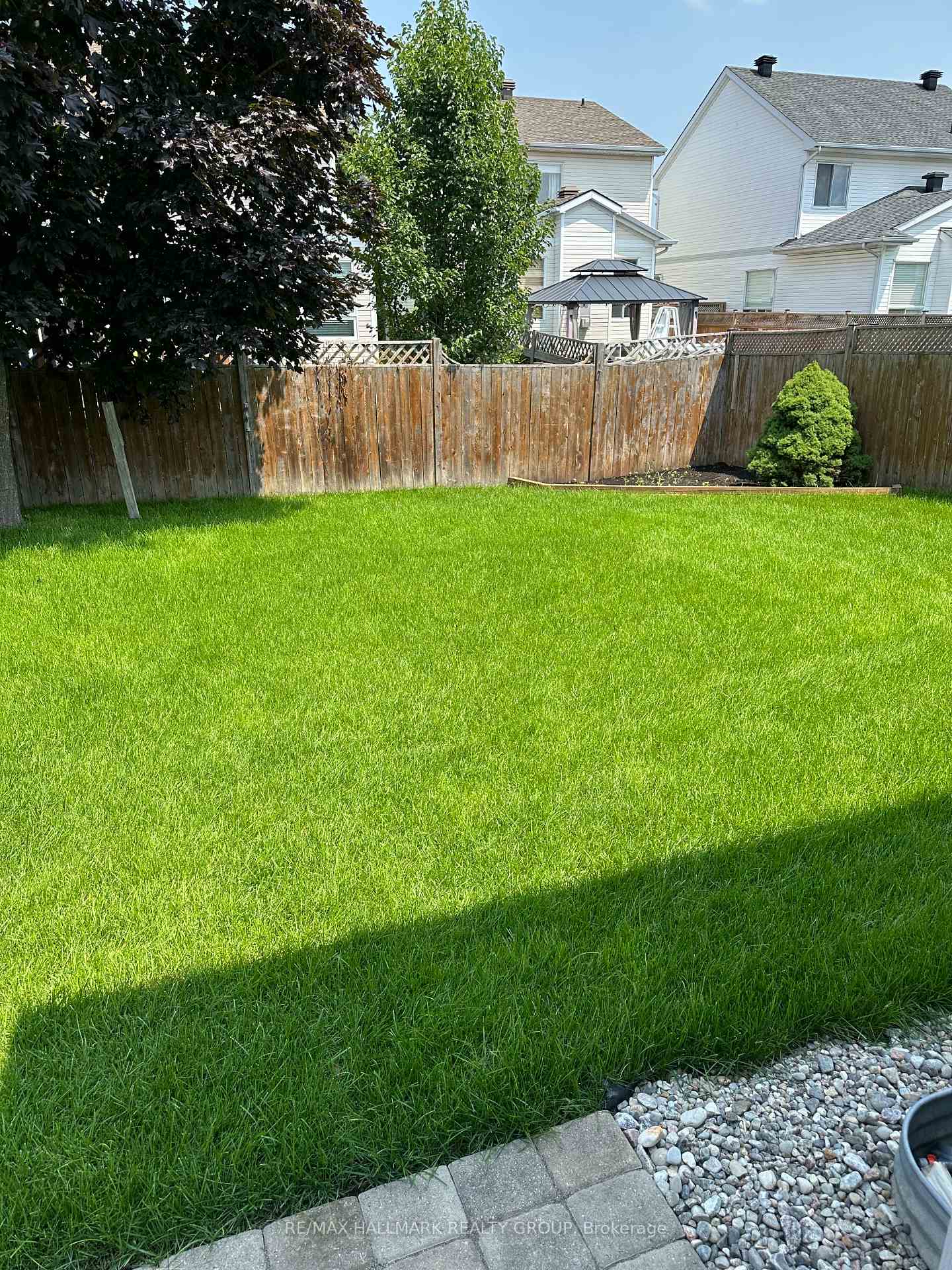Photo 28 of 963 Como Crescent, Ottawa, Fallingbrook/Pineridge — HOMEH