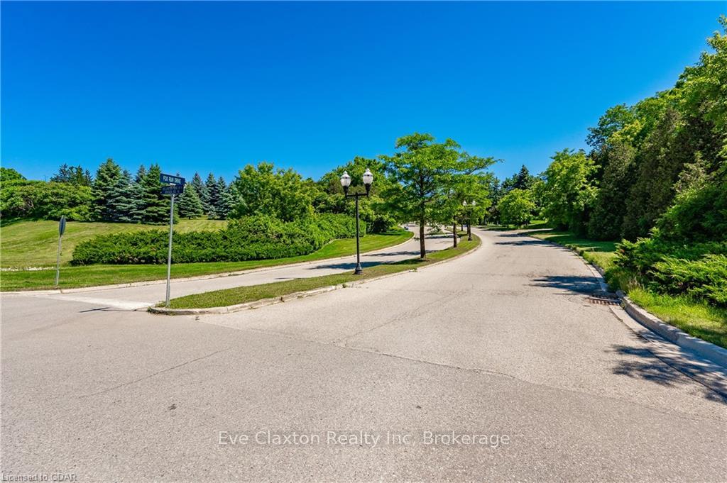 Photo 2 of 161 Timberwalk Trail, Hamilton, Rural Flamborough — HOMEH