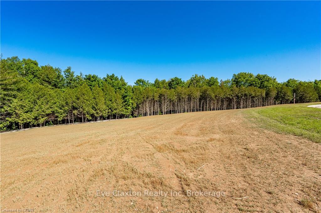 Photo 4 of 161 Timberwalk Trail, Hamilton, Rural Flamborough — HOMEH