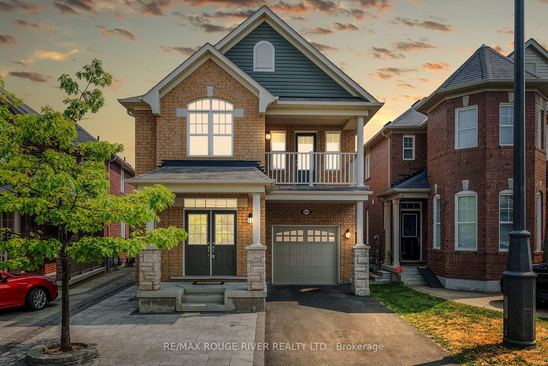 Front of 1862 Parkhurst Crescent