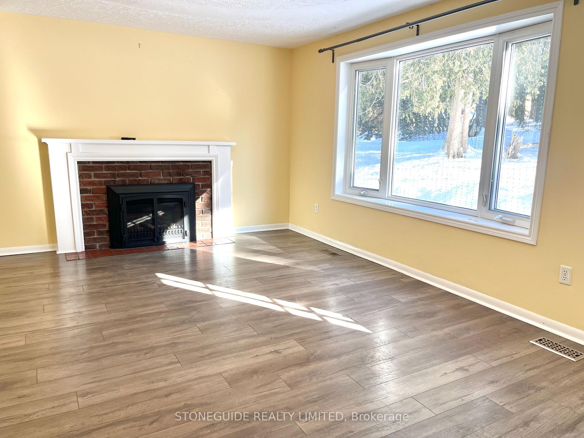 Photo 6 of 1281 Bridle Drive, Peterborough, Monaghan Ward 2 — HOMEH