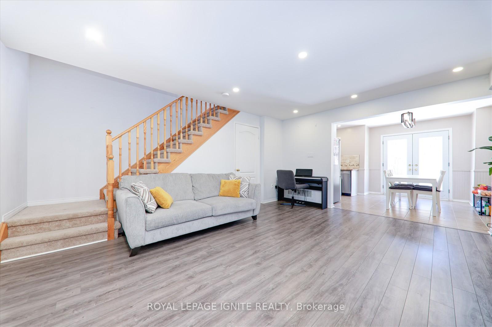 Photo 7 of 355 Sparrow Circle, Pickering, Highbush — HOMEH