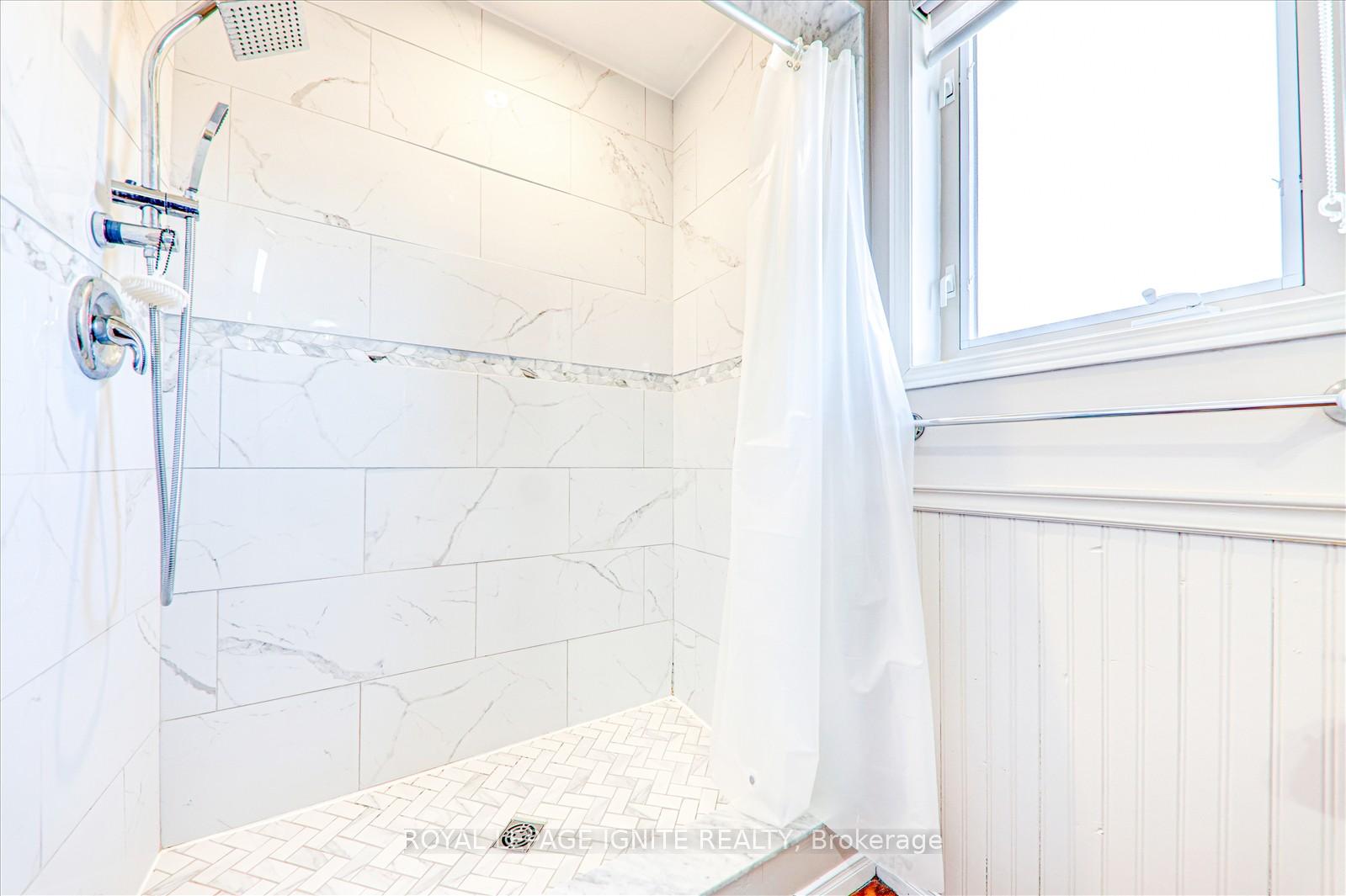 Photo 25 of 355 Sparrow Circle, Pickering, Highbush — HOMEH