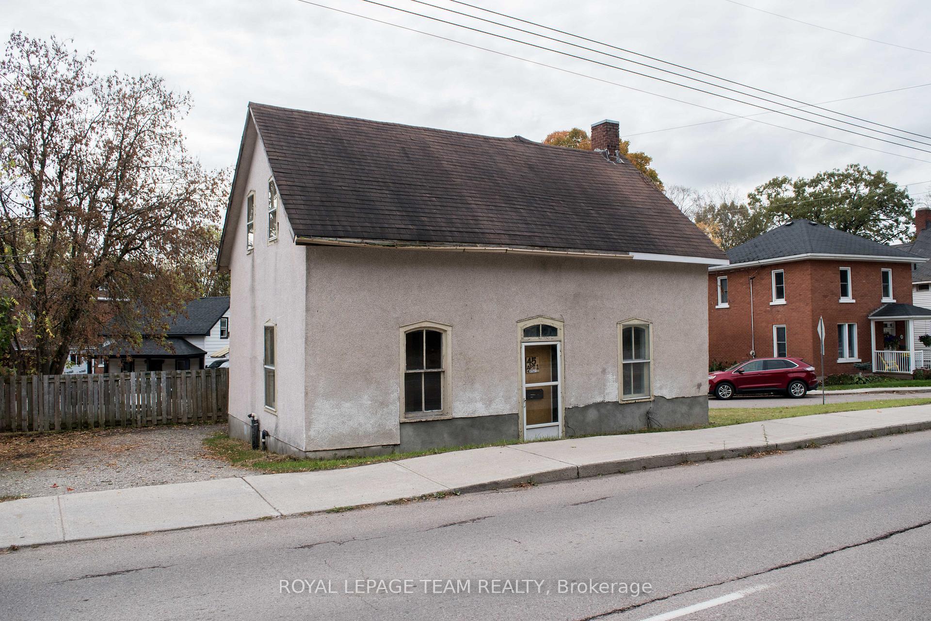 Photo 1 of 45 Coumbes Lane, Renfrew — HOMEH