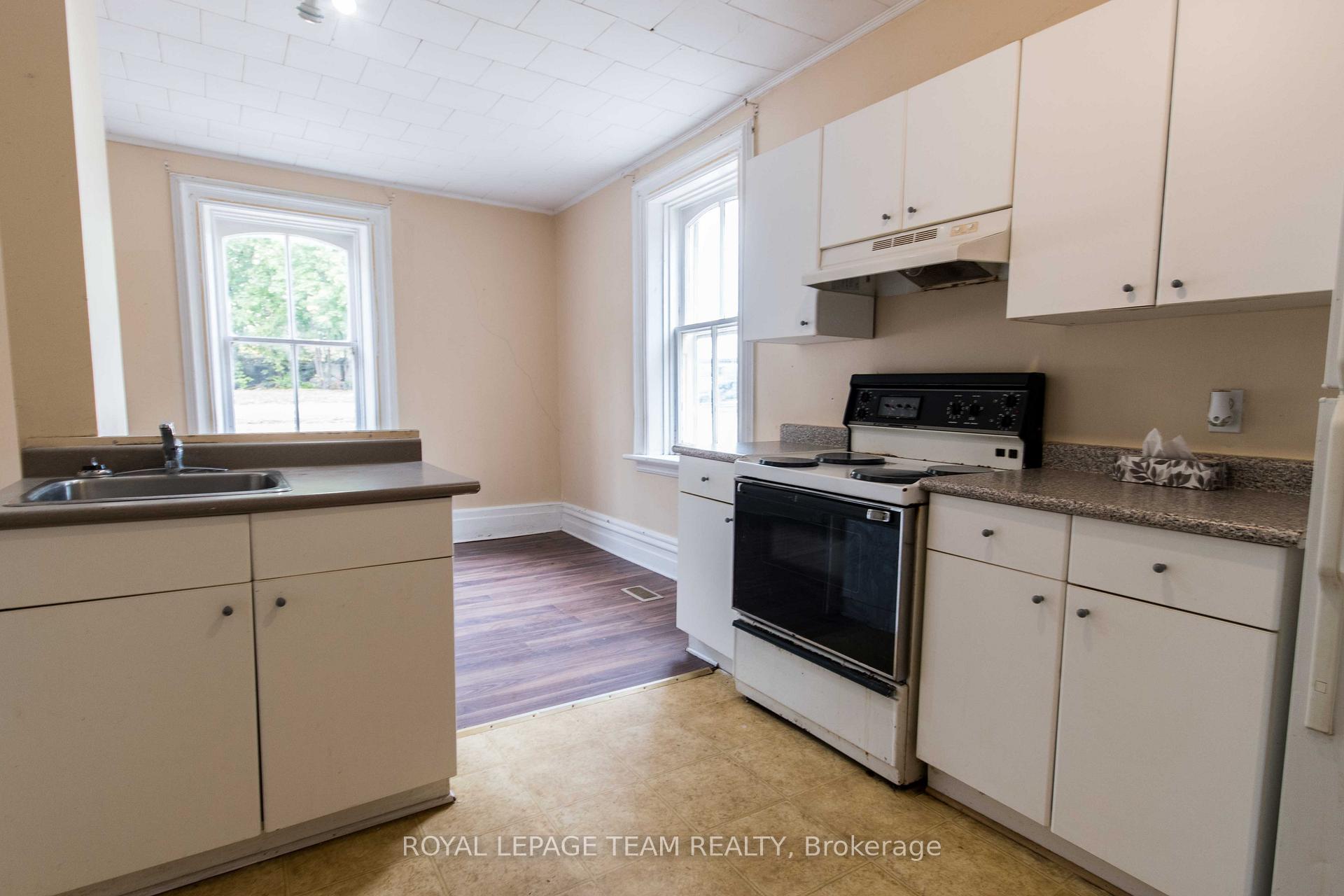 Photo 4 of 45 Coumbes Lane, Renfrew — HOMEH