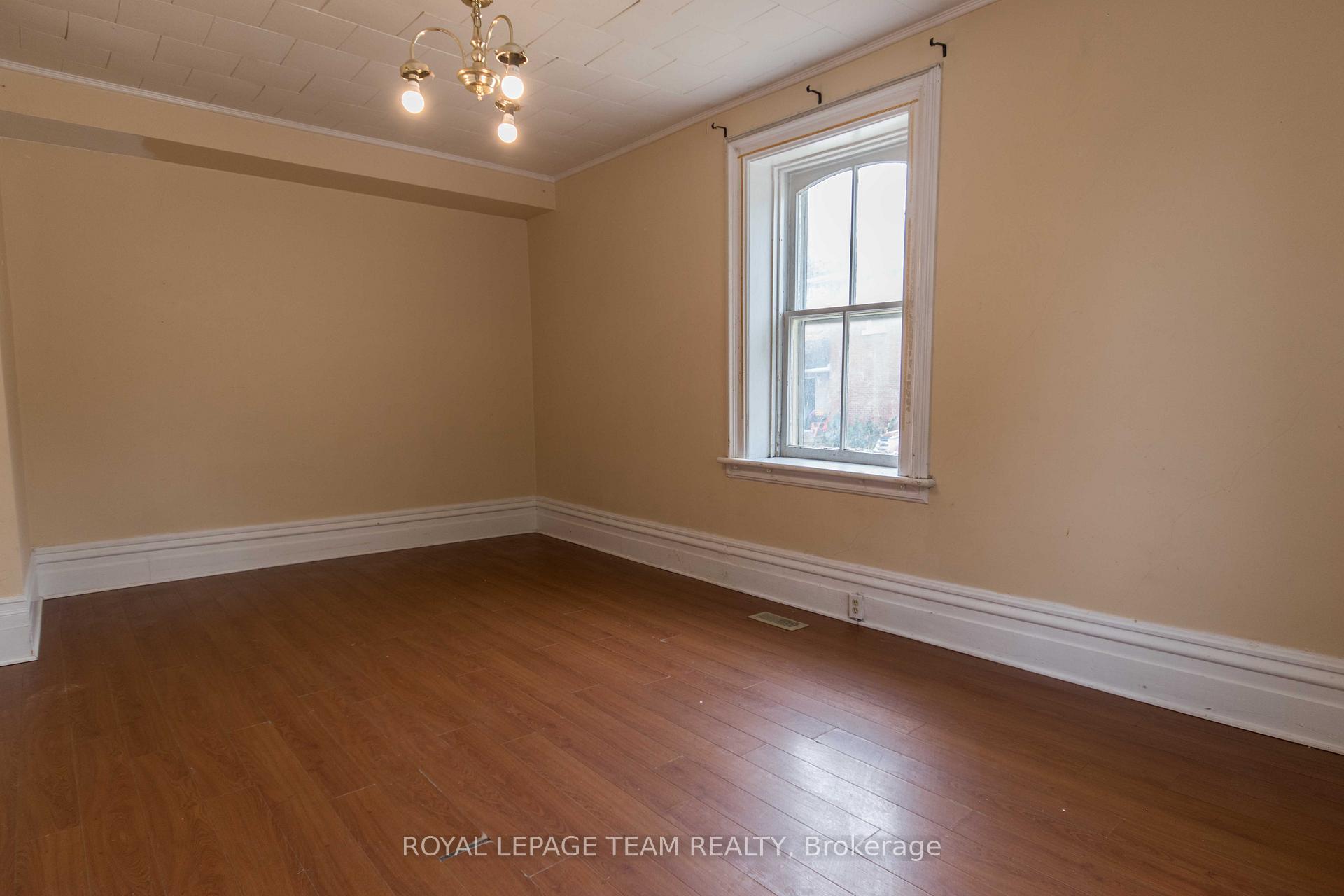 Photo 7 of 45 Coumbes Lane, Renfrew — HOMEH