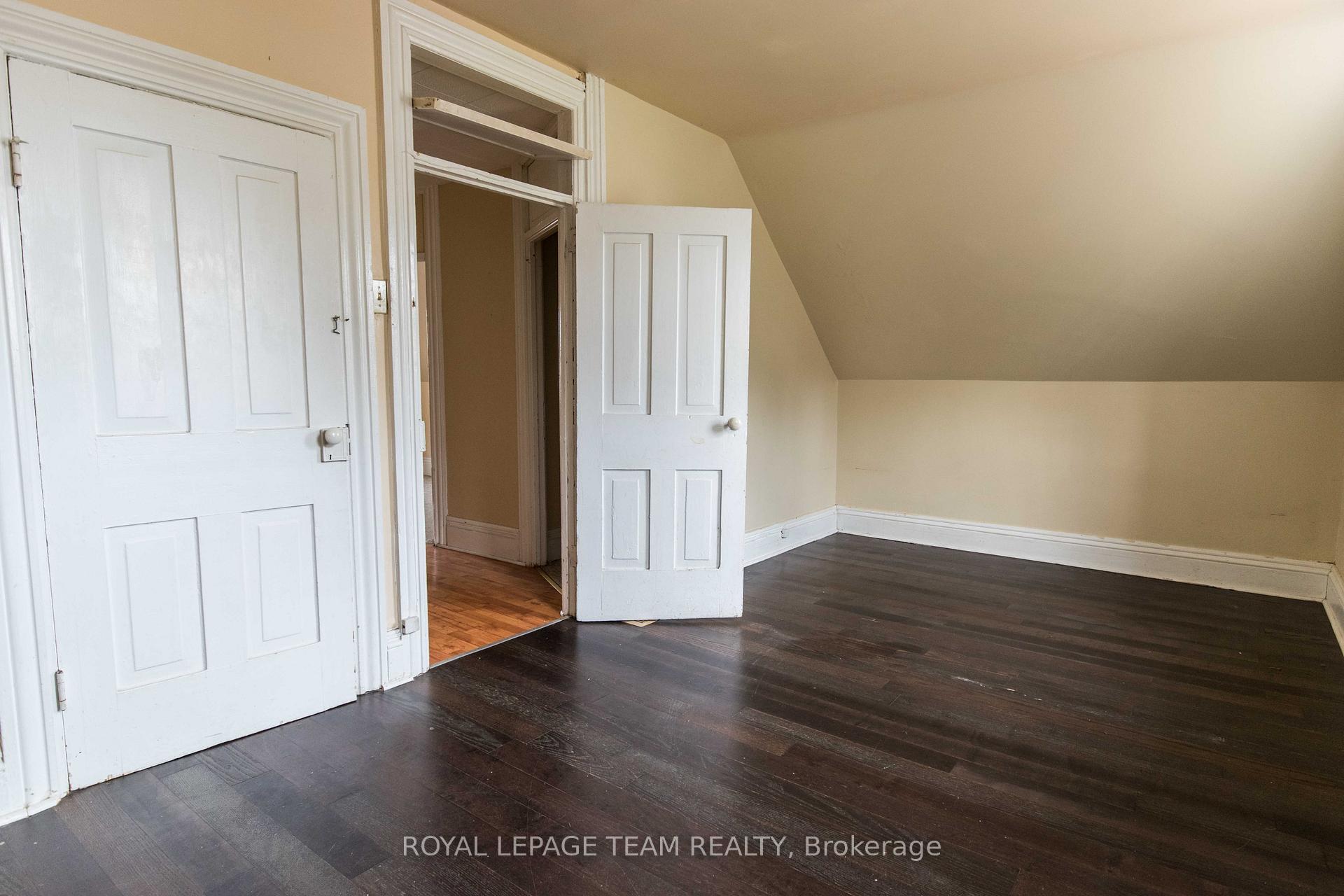 Photo 10 of 45 Coumbes Lane, Renfrew — HOMEH