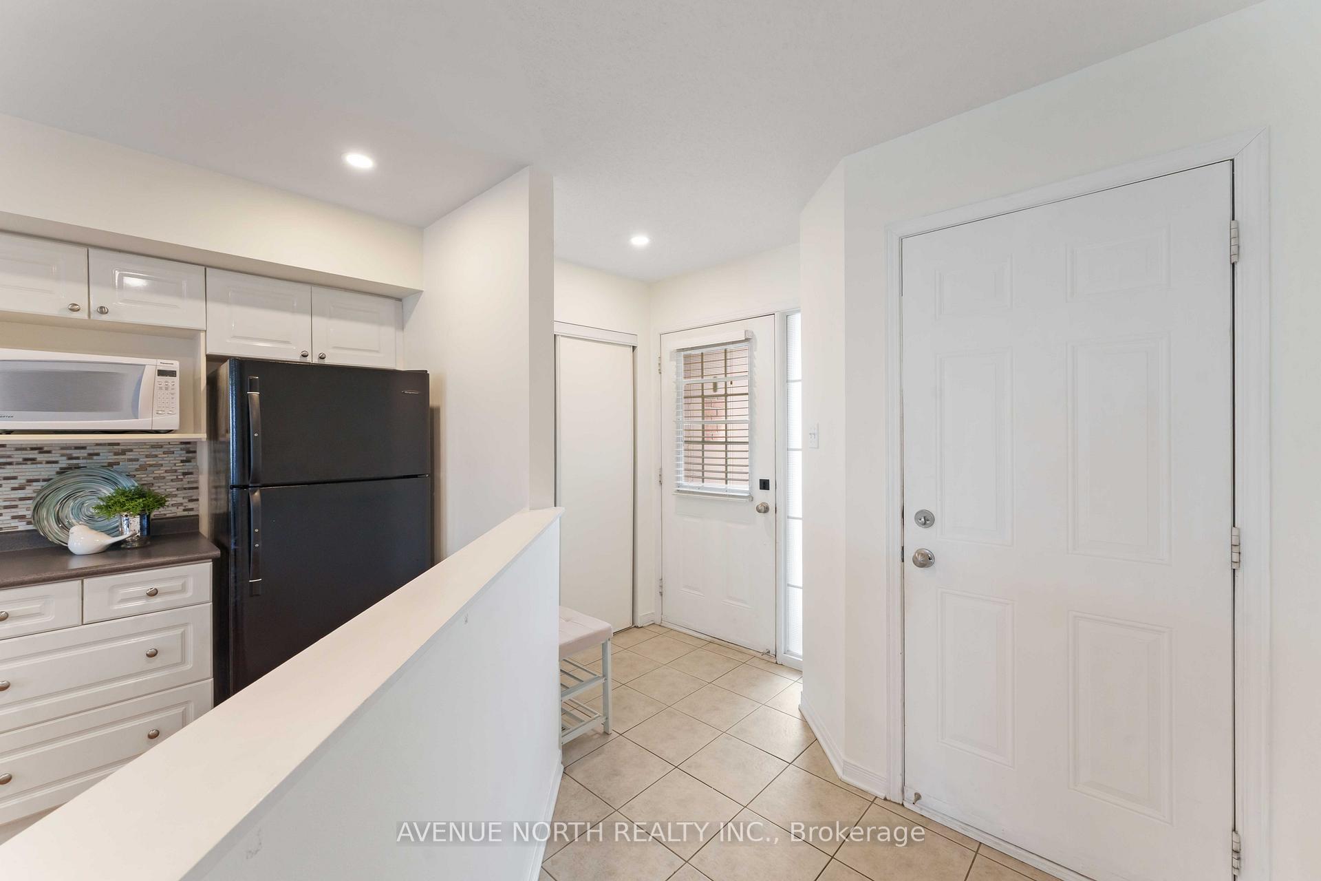 Photo 3 of 153 Topham Terrace, Ottawa, Fallingbrook/Gardenway South — HOMEH