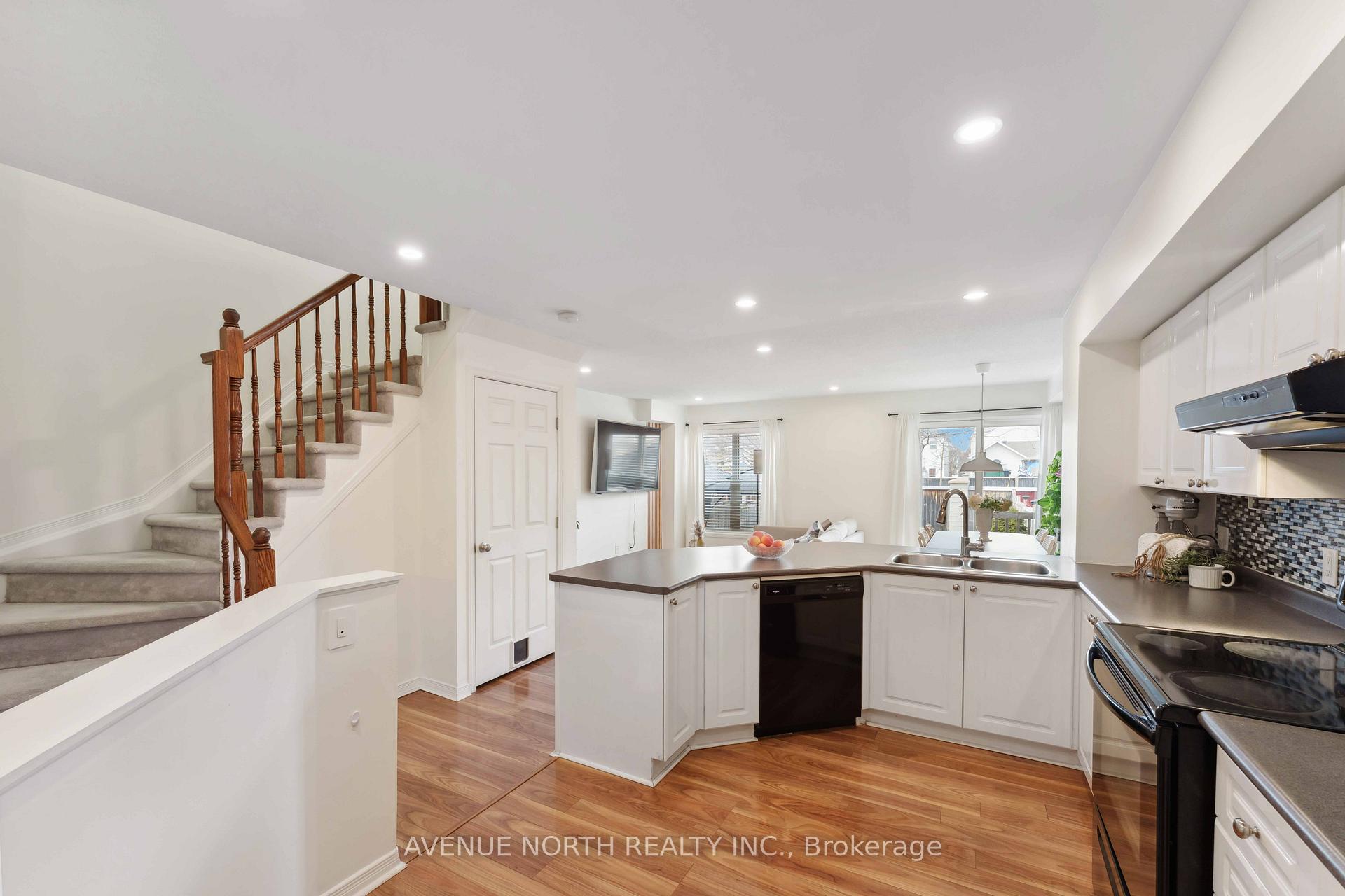 Photo 7 of 153 Topham Terrace, Ottawa, Fallingbrook/Gardenway South — HOMEH