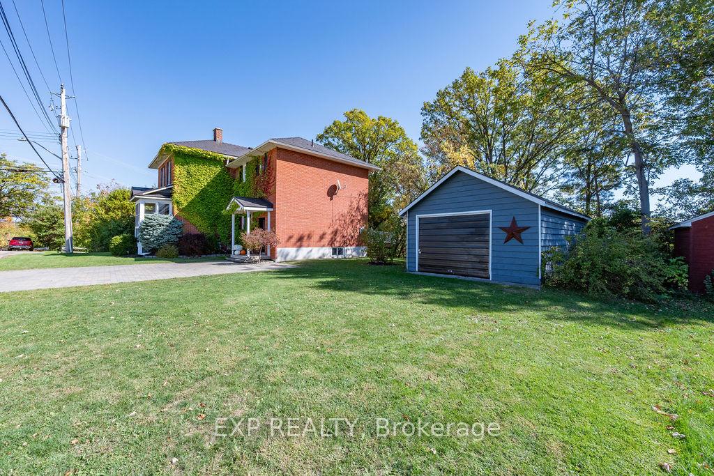 Photo 4 of 7 Hincks Avenue W, Renfrew — HOMEH