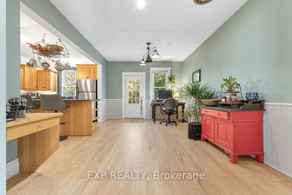 Photo 13 of 7 Hincks Avenue W, Renfrew — HOMEH