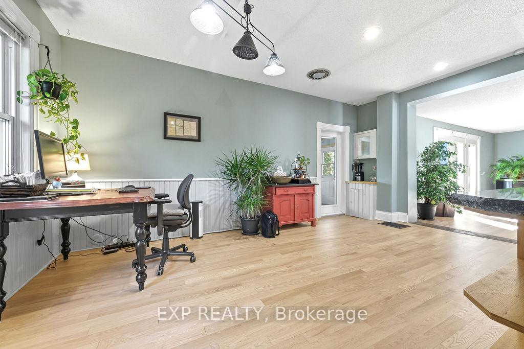Photo 14 of 7 Hincks Avenue W, Renfrew — HOMEH