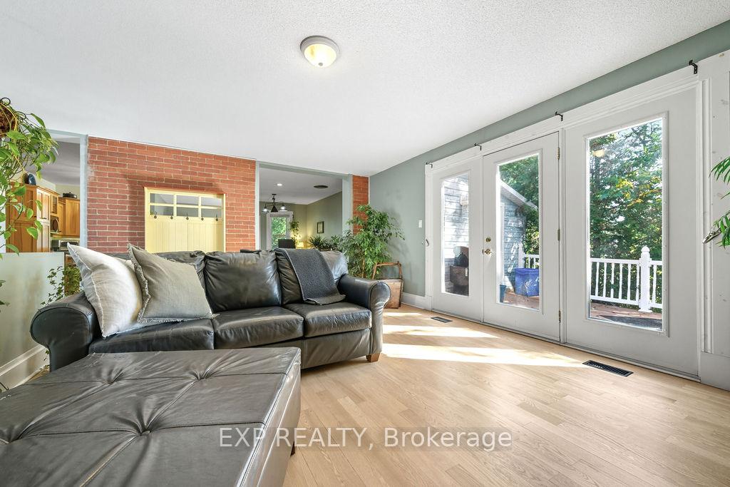 Photo 16 of 7 Hincks Avenue W, Renfrew — HOMEH