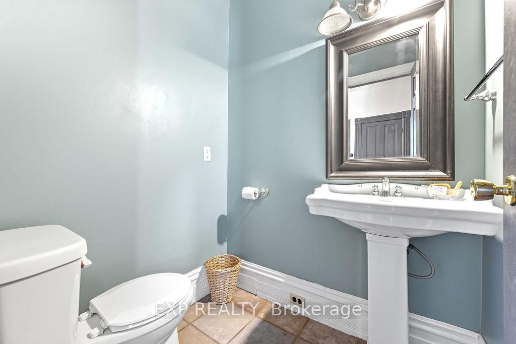 Photo 21 of 7 Hincks Avenue W, Renfrew — HOMEH