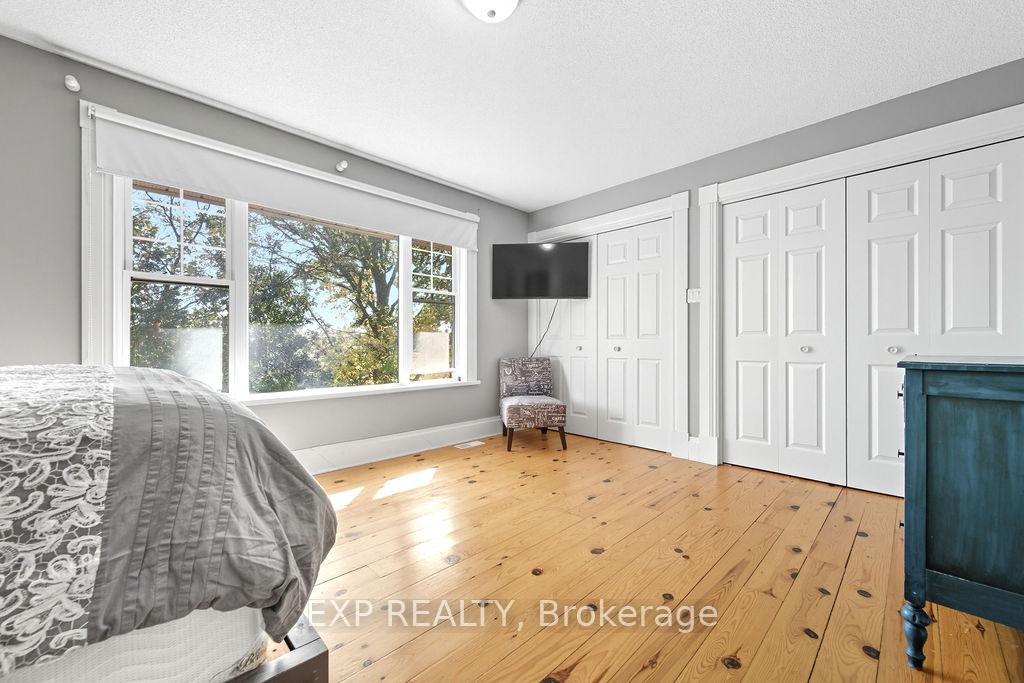 Photo 24 of 7 Hincks Avenue W, Renfrew — HOMEH