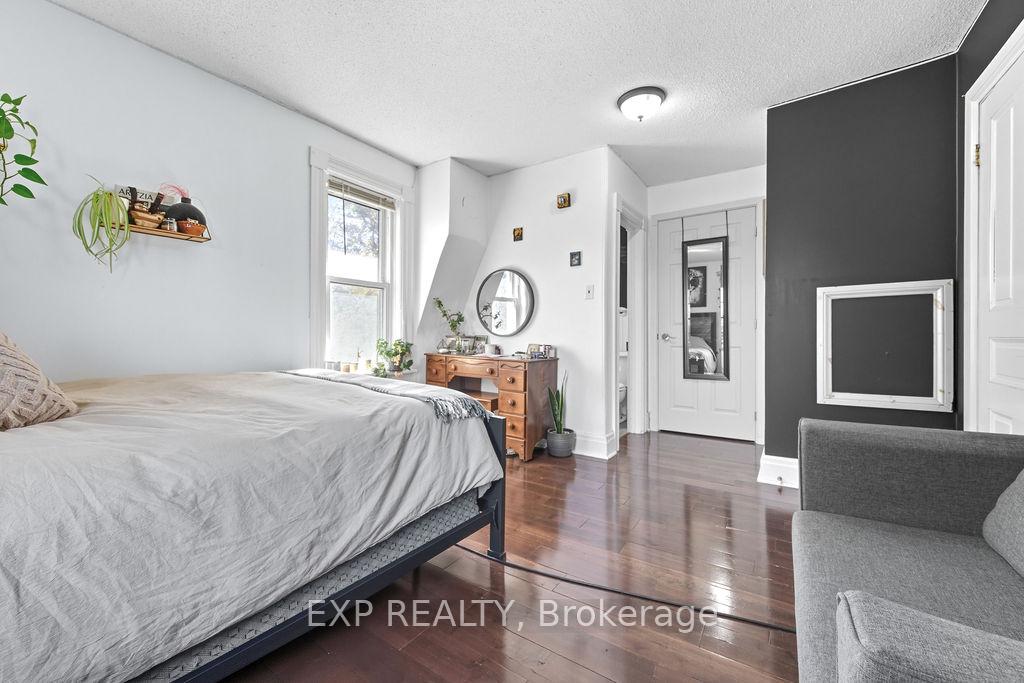 Photo 30 of 7 Hincks Avenue W, Renfrew — HOMEH