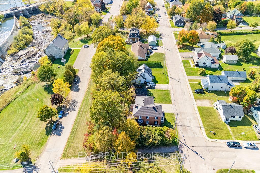 Photo 37 of 7 Hincks Avenue W, Renfrew — HOMEH