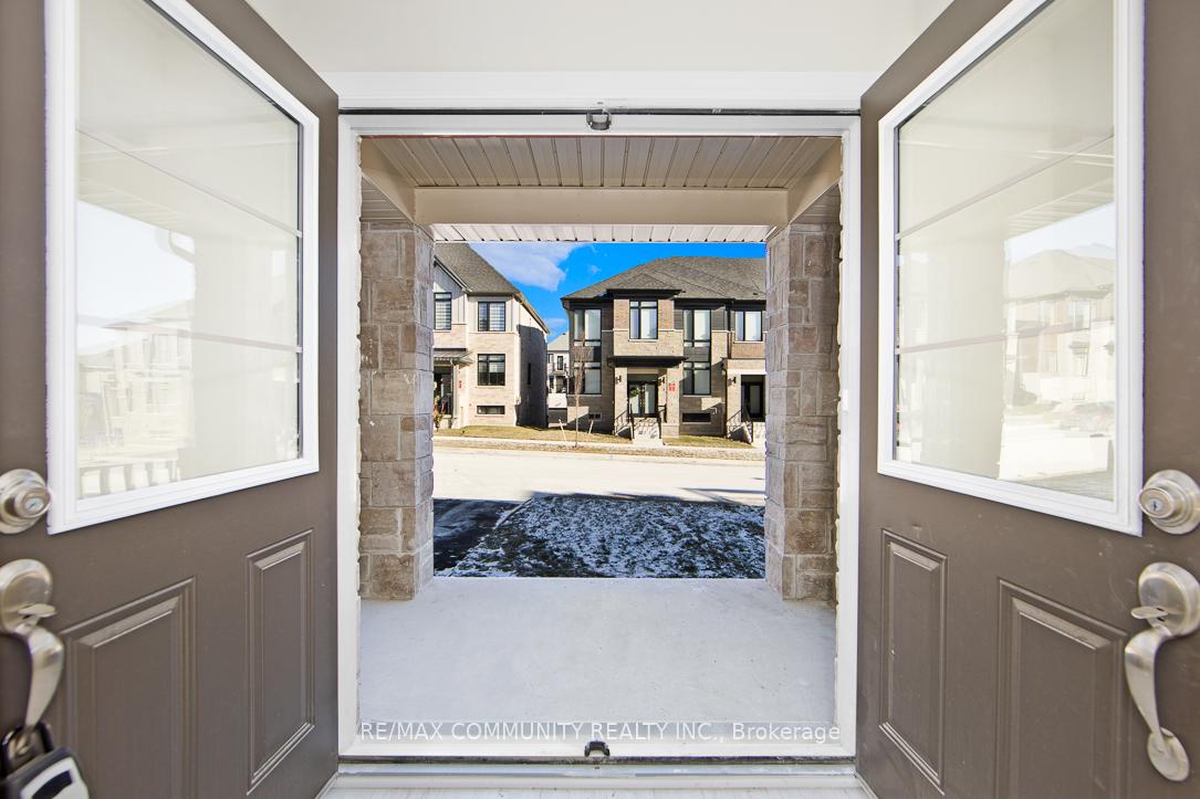 Photo 3 of 2612 Apricot Lane, Pickering, Rural Pickering — HOMEH