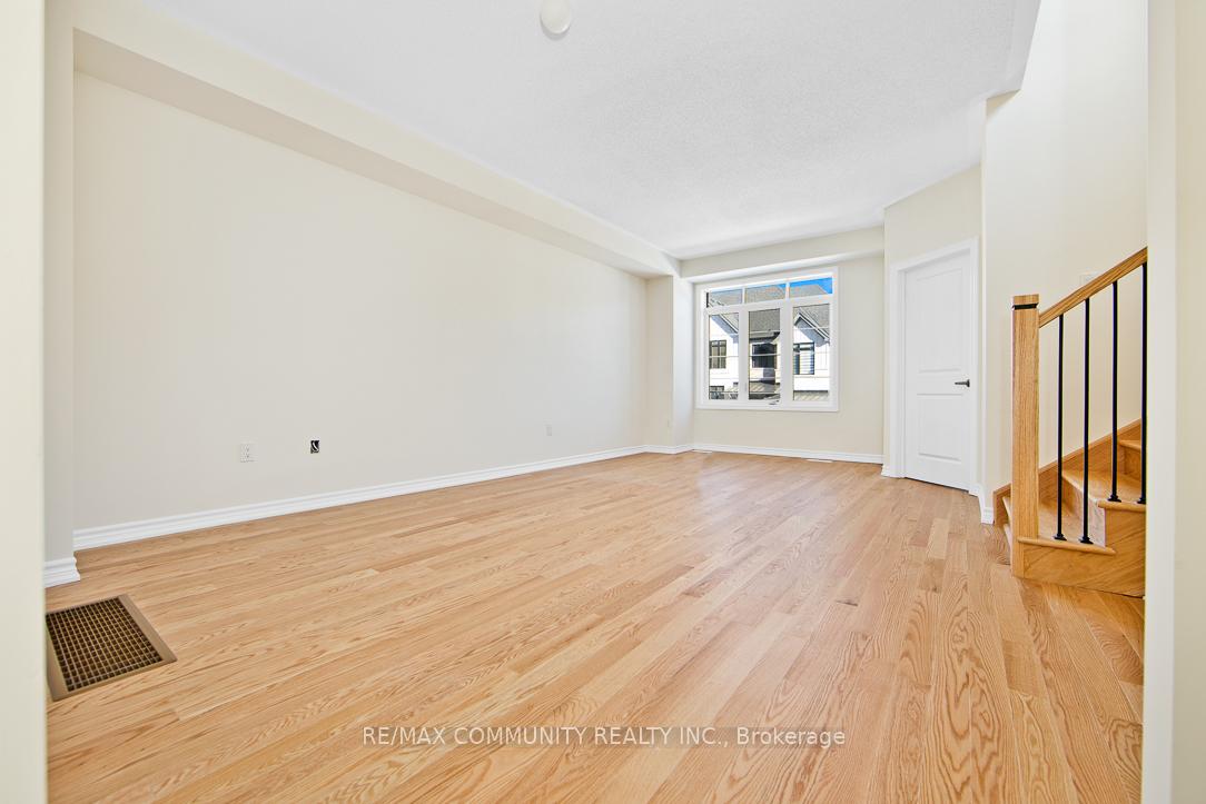 Photo 5 of 2612 Apricot Lane, Pickering, Rural Pickering — HOMEH