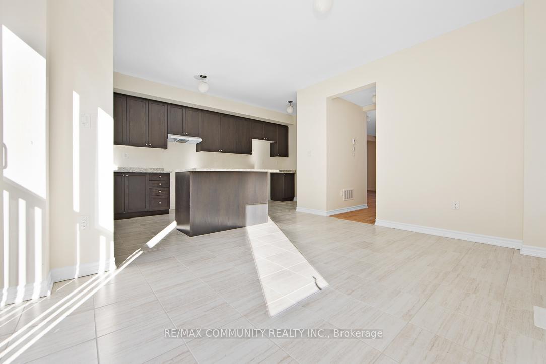 Photo 11 of 2612 Apricot Lane, Pickering, Rural Pickering — HOMEH