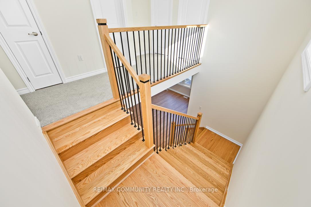 Photo 14 of 2612 Apricot Lane, Pickering, Rural Pickering — HOMEH