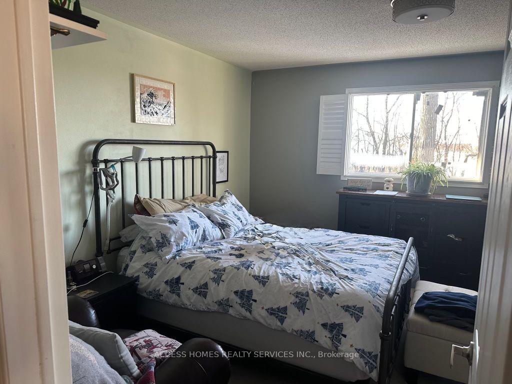 Photo 3 of 1244 Wildlark Drive, Peterborough, Monaghan Ward 2 — HOMEH