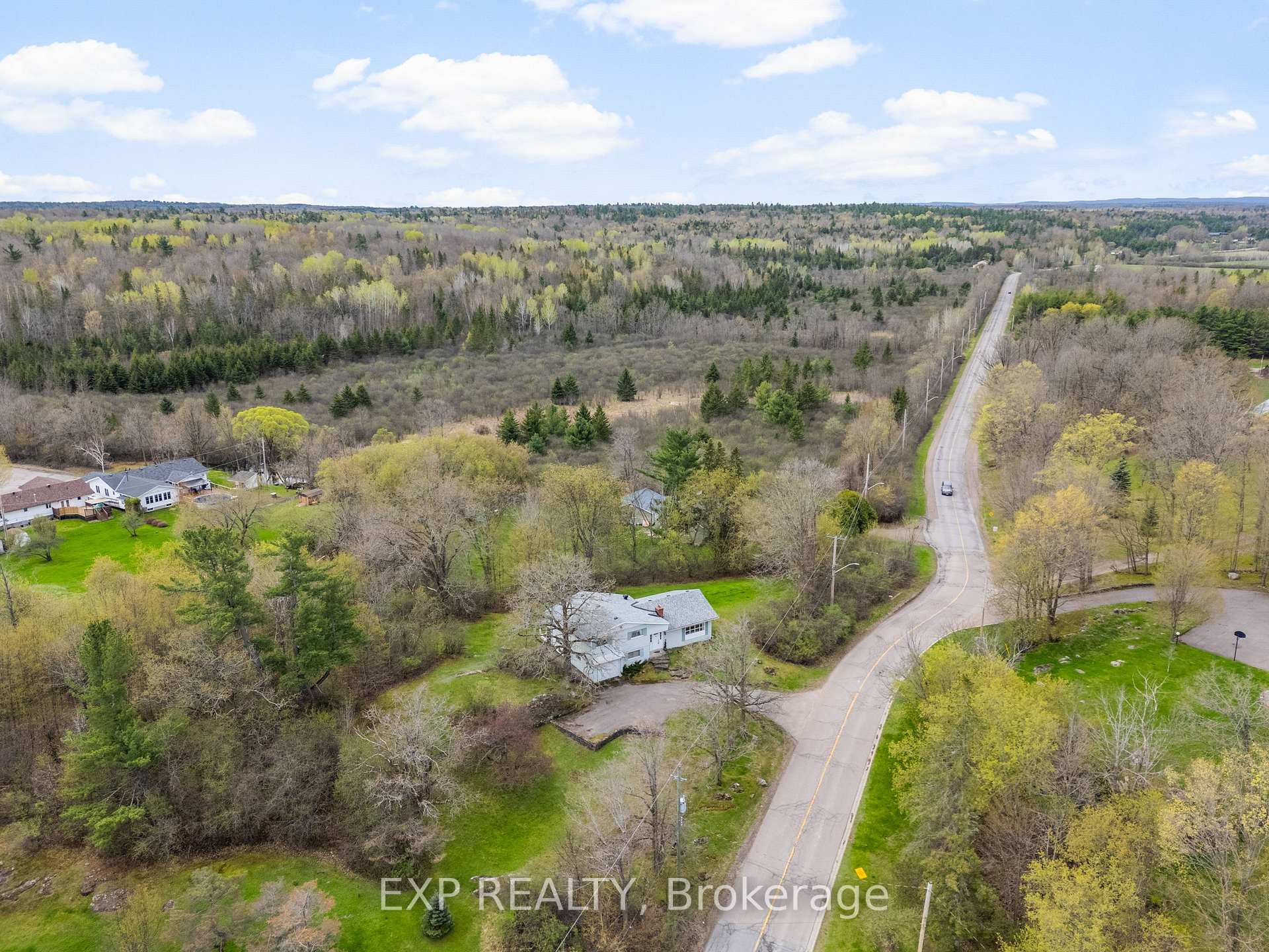 Photo 4 of 301 Opeongo Road, Renfrew — HOMEH