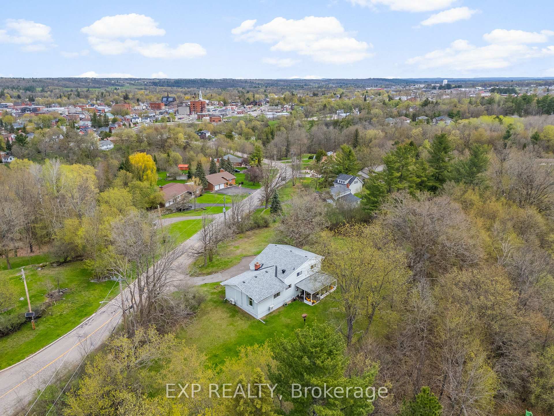 Photo 6 of 301 Opeongo Road, Renfrew — HOMEH