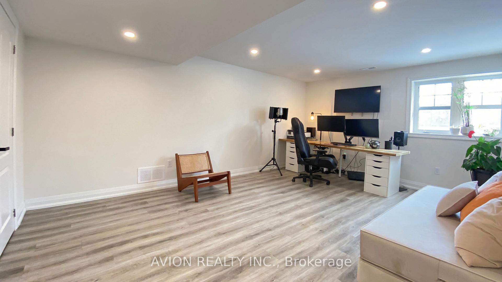 Photo 40 of 463 Wettlaufer Terrace, Milton, Scott — HOMEH