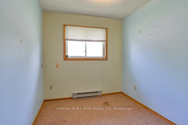 Photo 15 of 124 Creighton Street, Ramara, Atherley — HOMEH