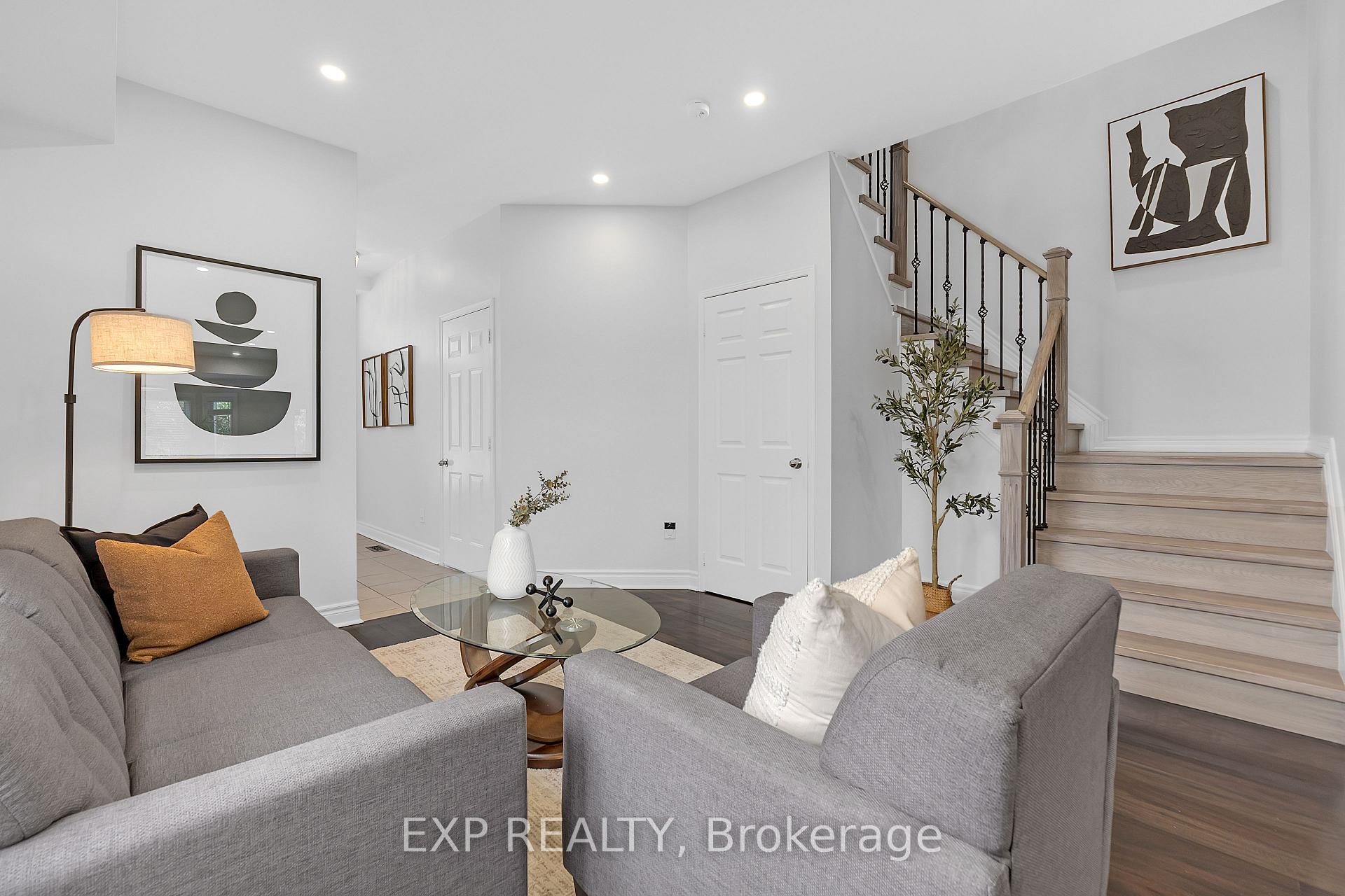 Photo 5 of 212 Shadow Place, Pickering, Rouge Park — HOMEH