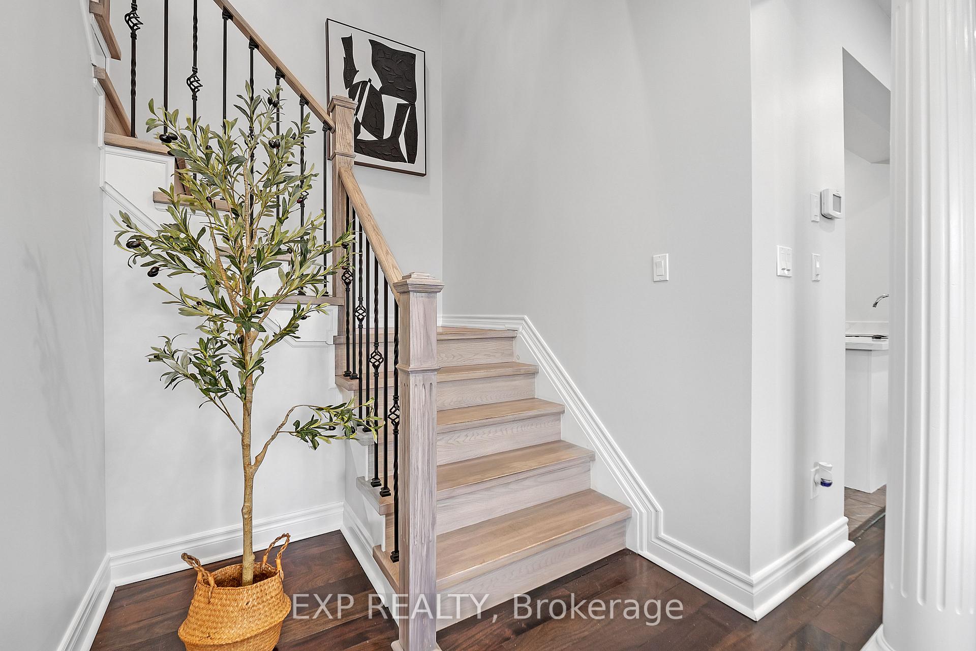 Photo 21 of 212 Shadow Place, Pickering, Rouge Park — HOMEH