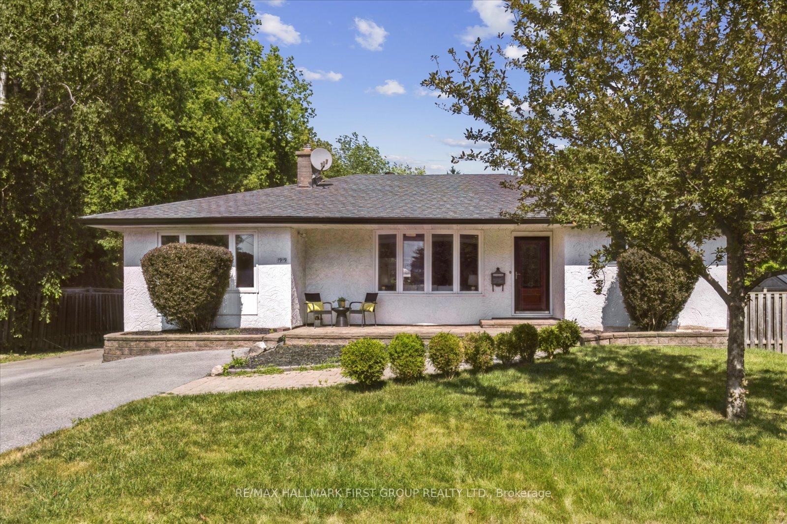 Front of 1919 Glenview Road