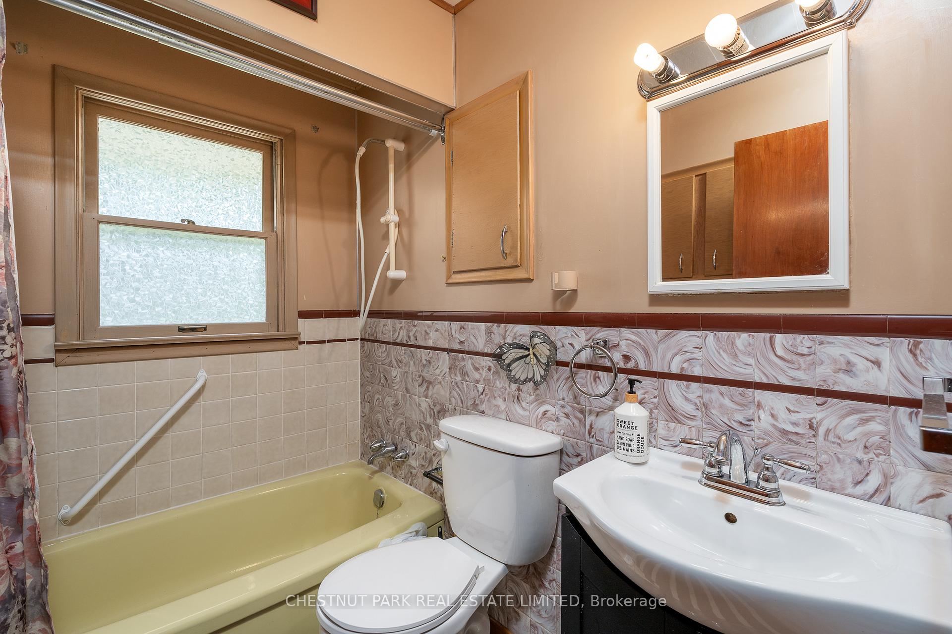 Photo 20 of 9 Downes Avenue, Prince Edward County, Picton — HOMEH