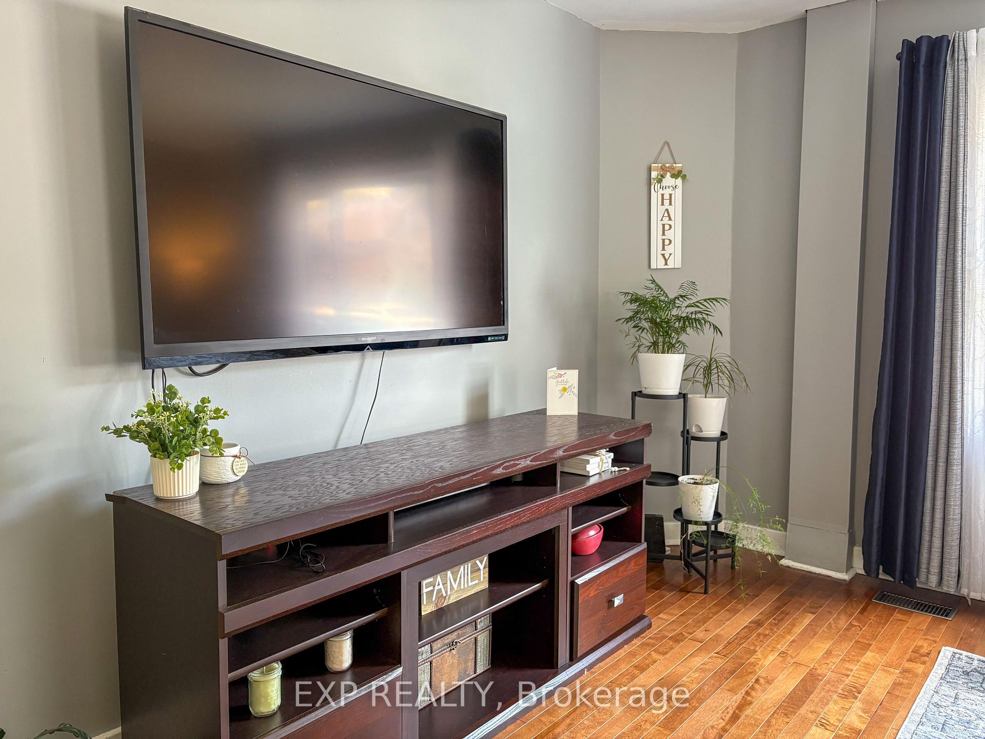 Photo 4 of 442 Coumbes Lane, Renfrew — HOMEH