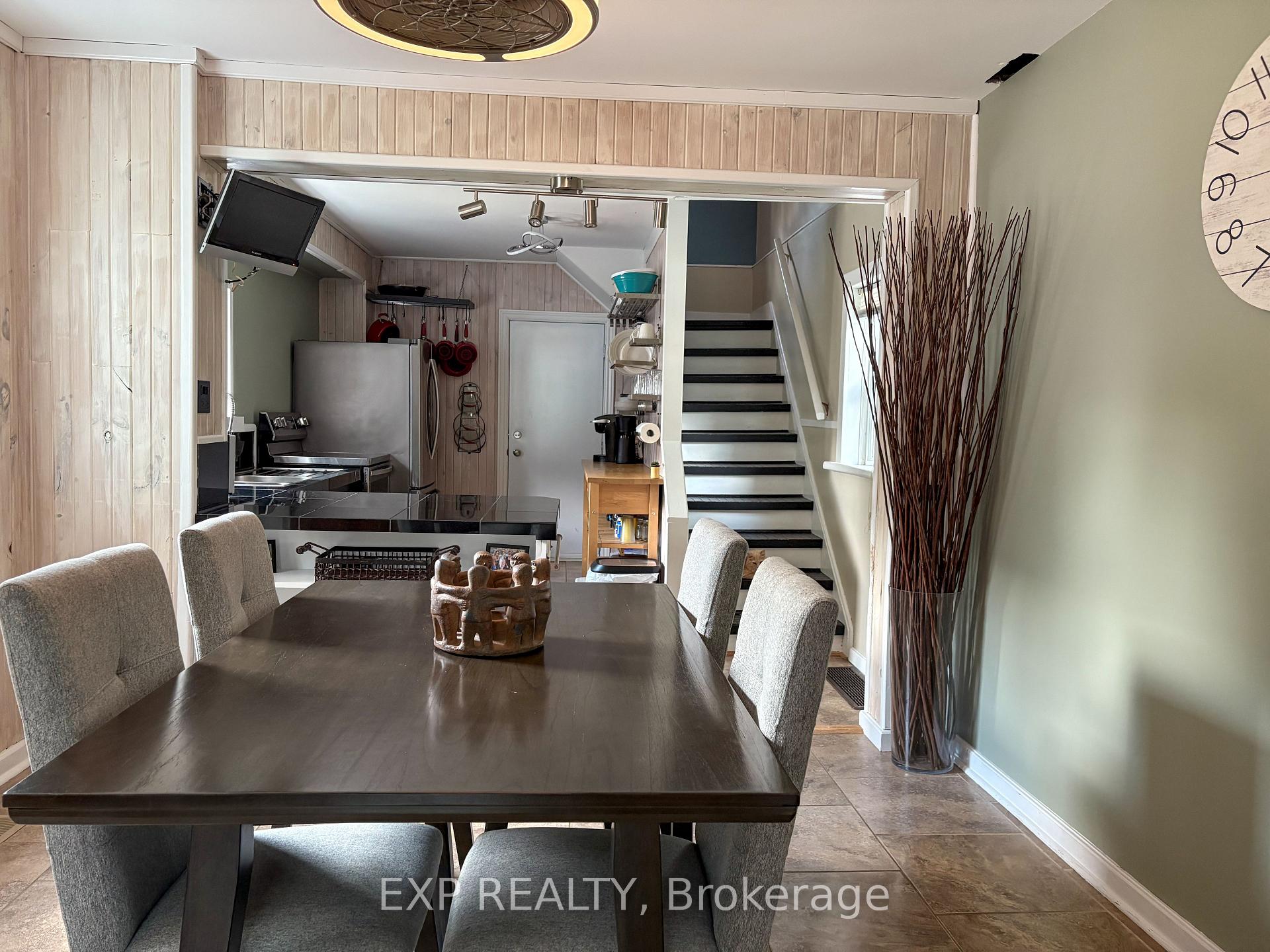 Photo 6 of 442 Coumbes Lane, Renfrew — HOMEH