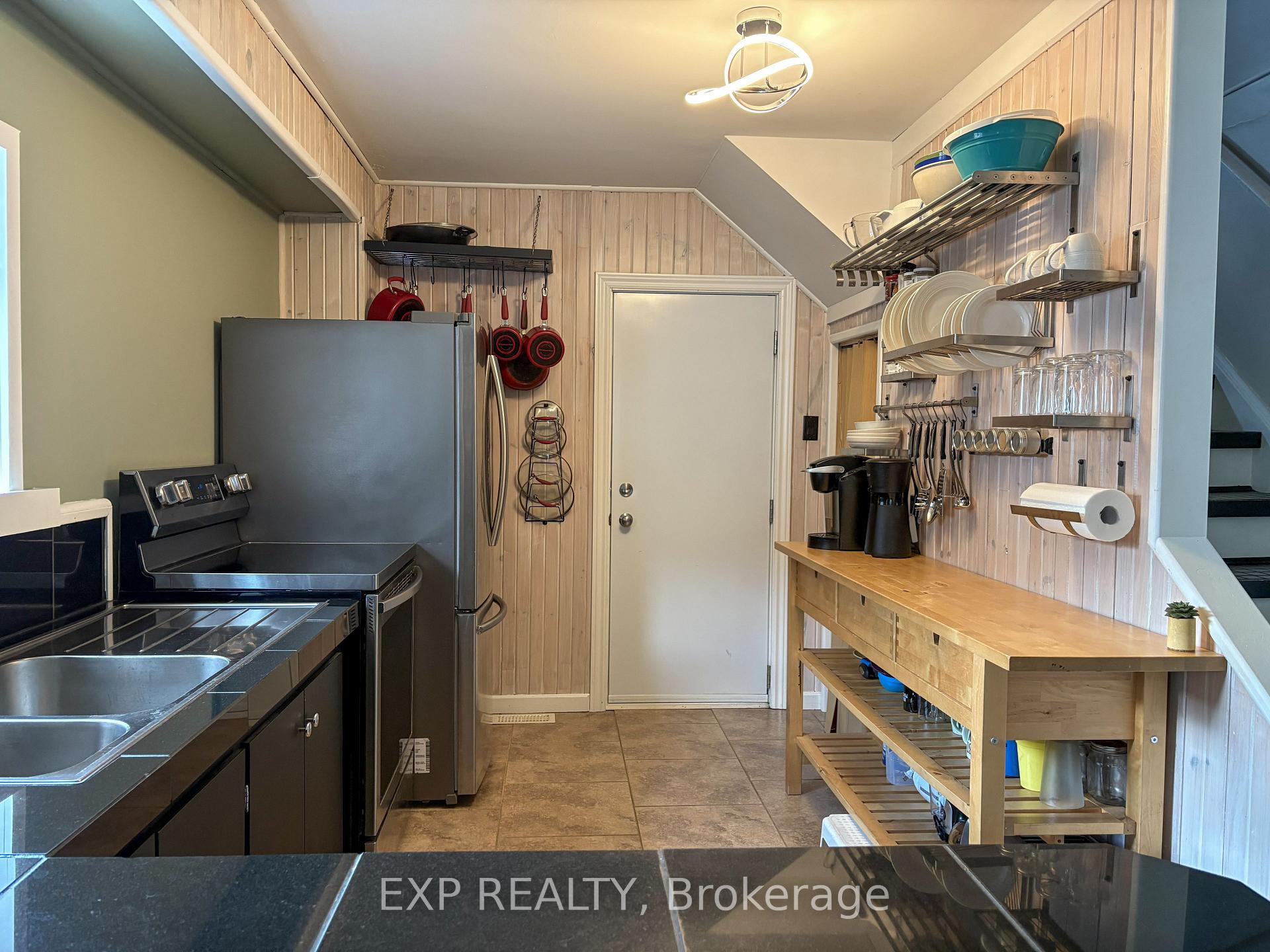 Photo 8 of 442 Coumbes Lane, Renfrew — HOMEH