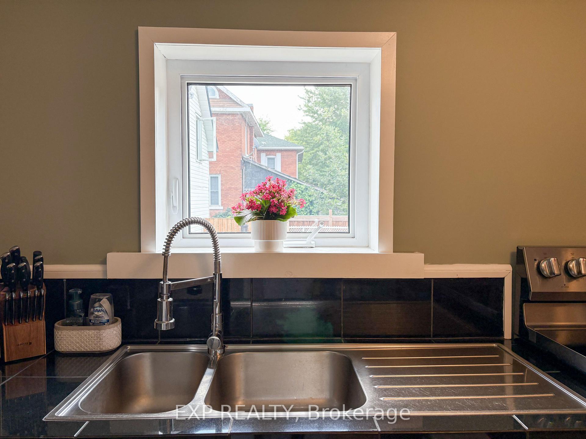 Photo 10 of 442 Coumbes Lane, Renfrew — HOMEH