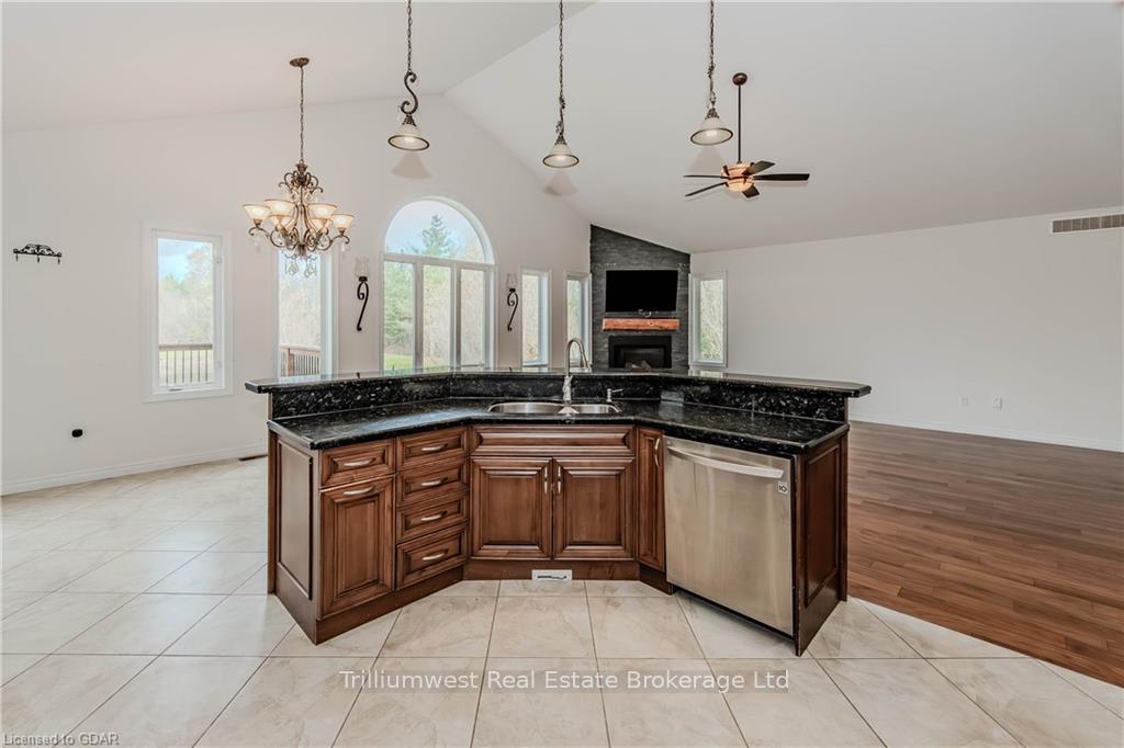 Photo 9 of 6892 Gore Road, Puslinch, Crieff/Aikensville/Killean — HOMEH