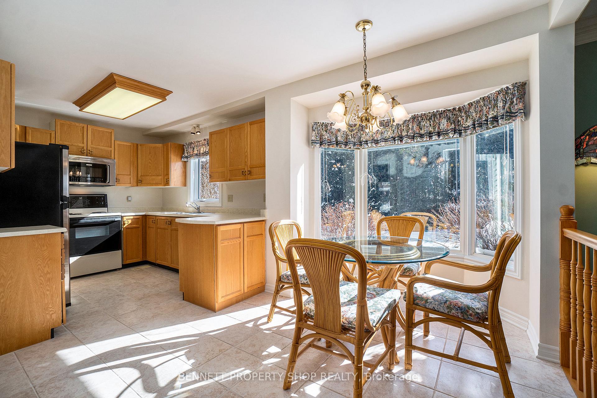 Photo 7 of 1701 Caminiti Crescent, Ottawa, Fallingbrook/Pineridge — HOMEH