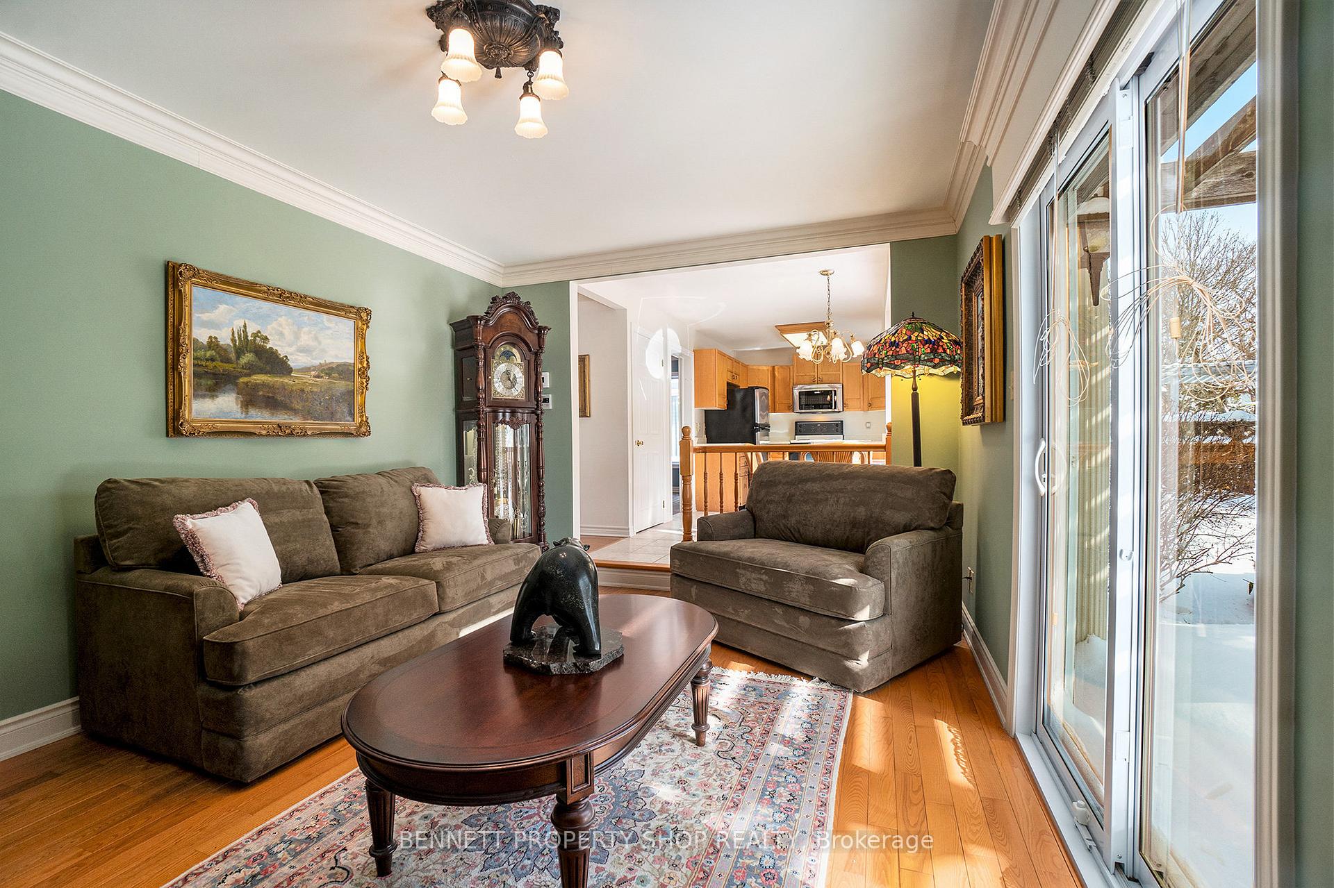 Photo 13 of 1701 Caminiti Crescent, Ottawa, Fallingbrook/Pineridge — HOMEH