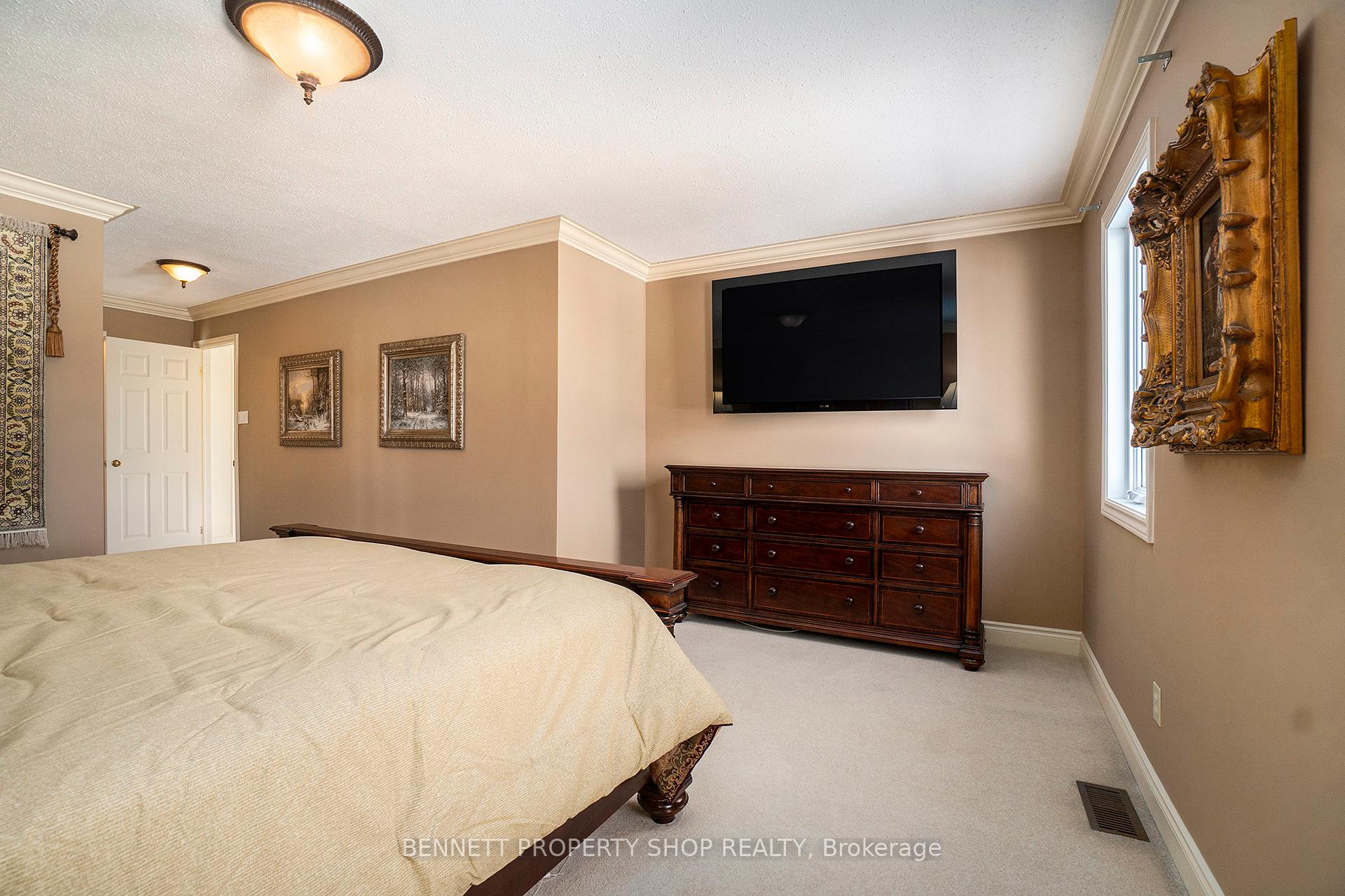 Photo 15 of 1701 Caminiti Crescent, Ottawa, Fallingbrook/Pineridge — HOMEH
