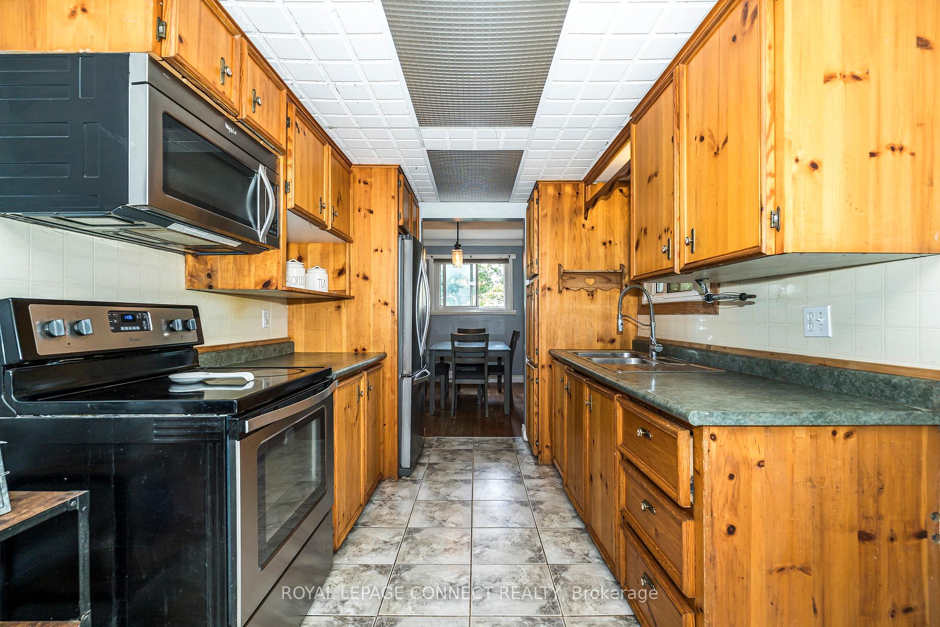 Photo 8 of 345 Killarney Court, Oshawa, Lakeview — HOMEH