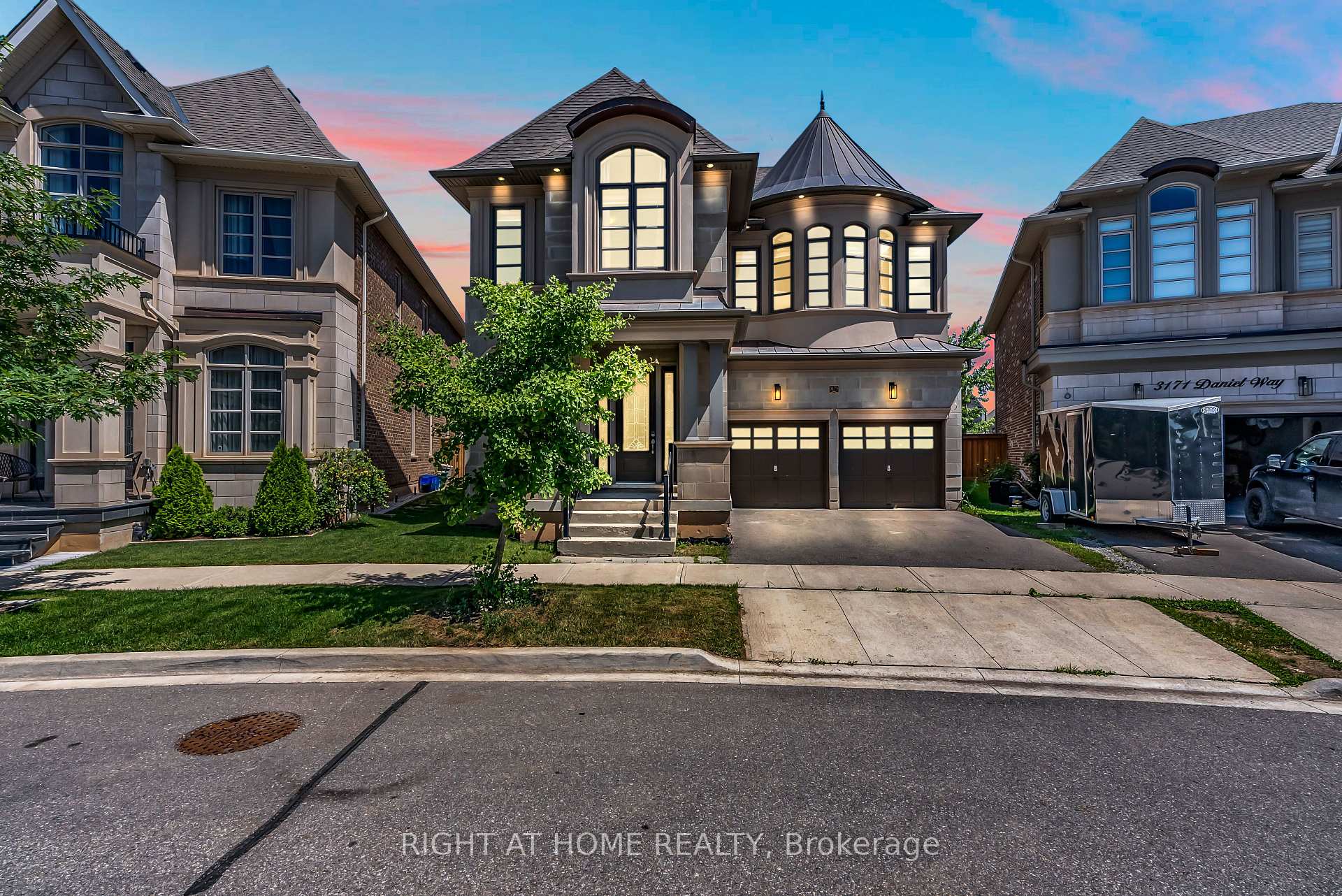 Front of 3175 Daniel Way
