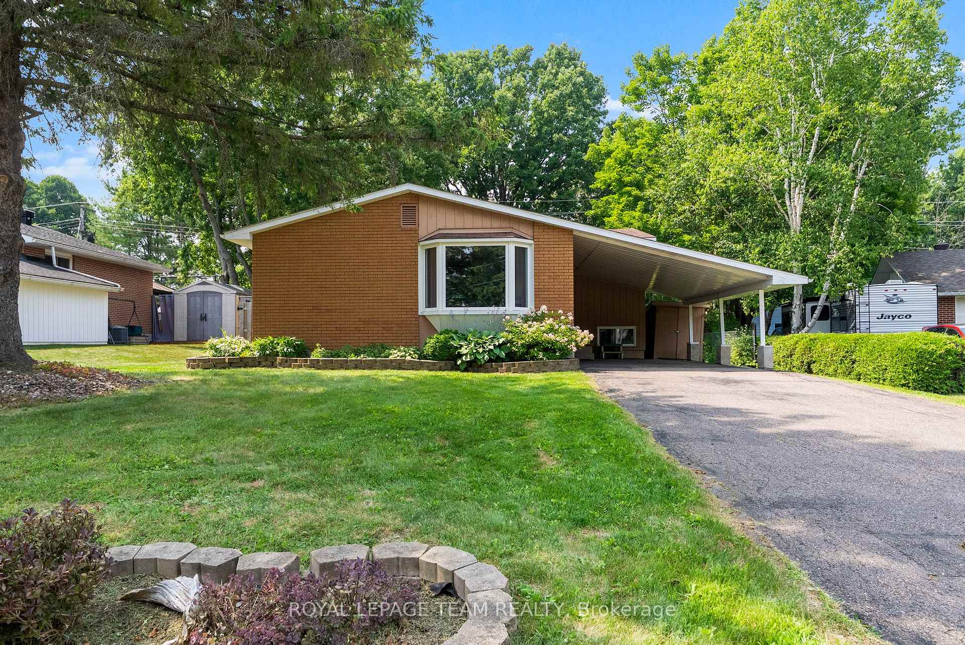 Photo 1 of 132 Pine Avenue, Renfrew — HOMEH