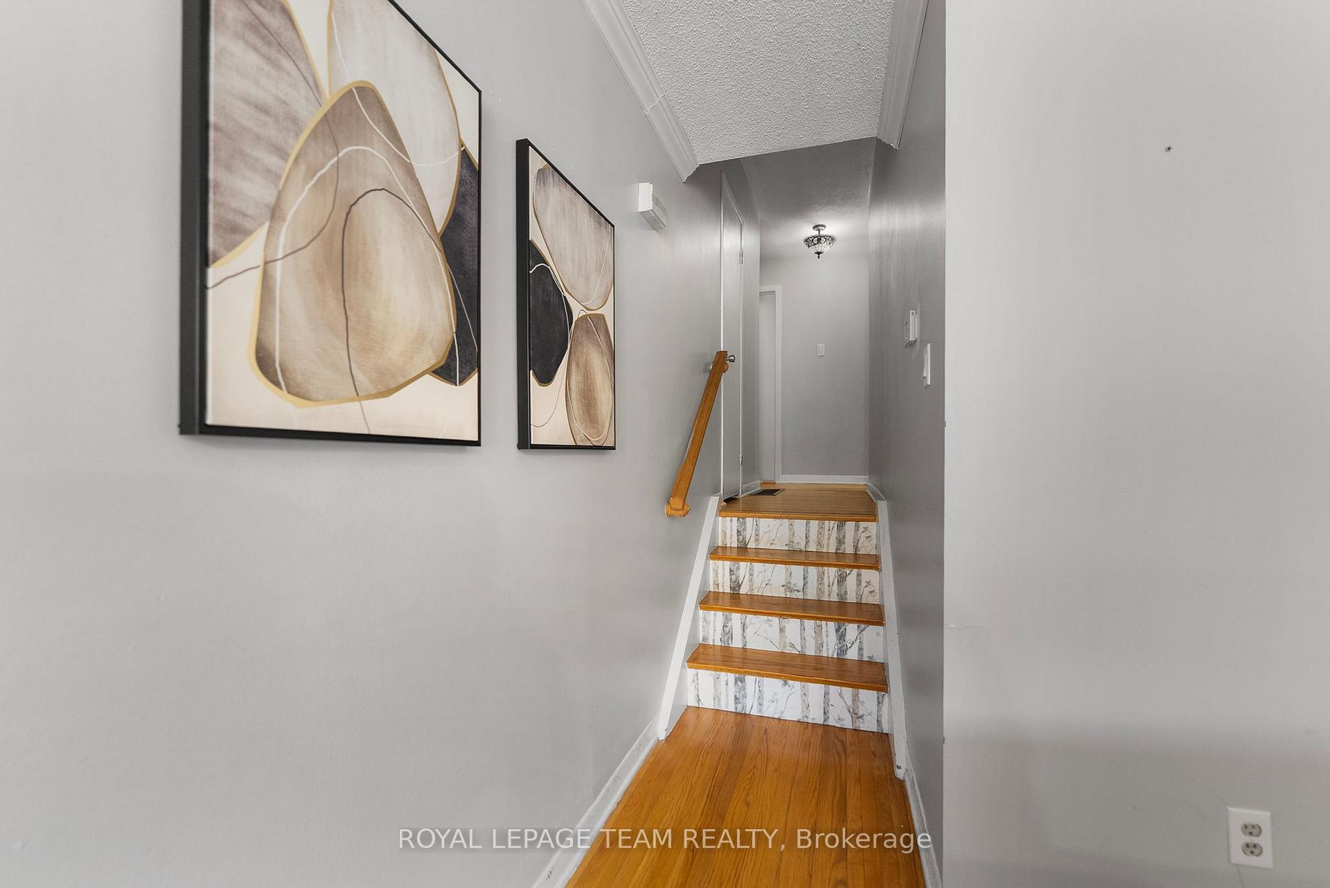 Photo 5 of 132 Pine Avenue, Renfrew — HOMEH