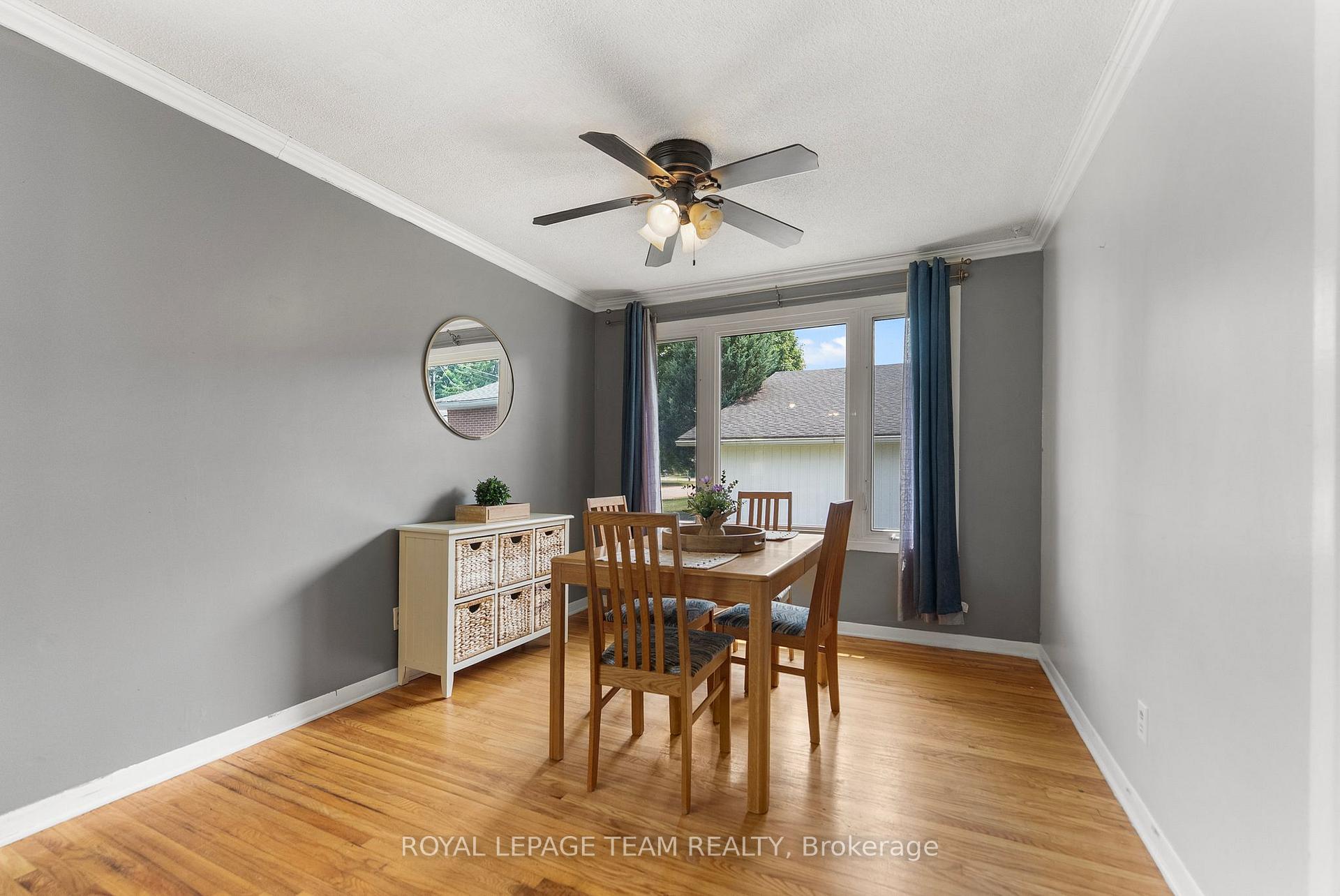 Photo 10 of 132 Pine Avenue, Renfrew — HOMEH