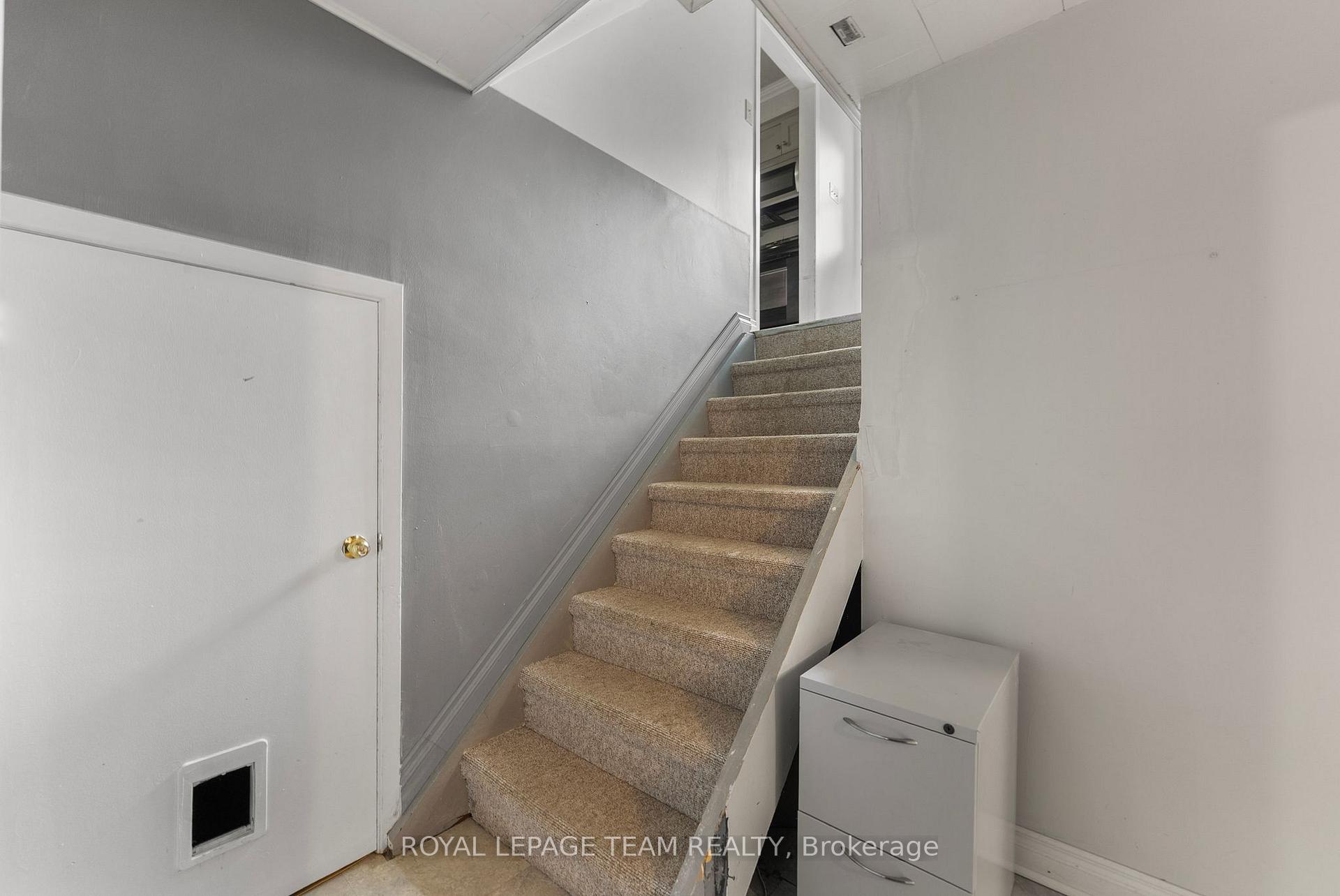 Photo 20 of 132 Pine Avenue, Renfrew — HOMEH