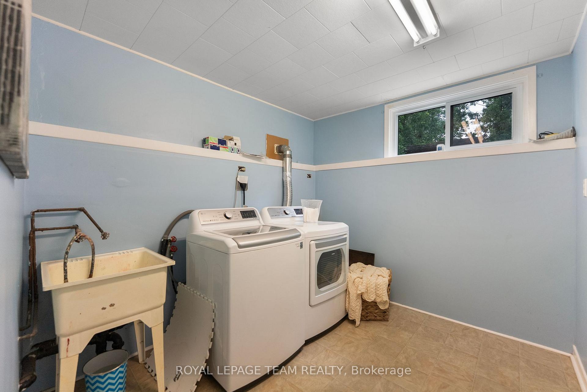 Photo 21 of 132 Pine Avenue, Renfrew — HOMEH